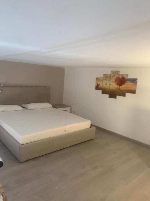 Odeon Apartment In Centro A Ливорно Экстерьер фото